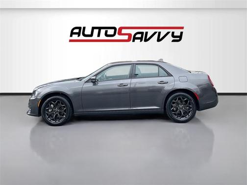 2023 Chrysler 300 Touring L