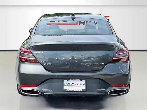 Makalu Gray 2024 Genesis G70 3.3T Sport Advanced
