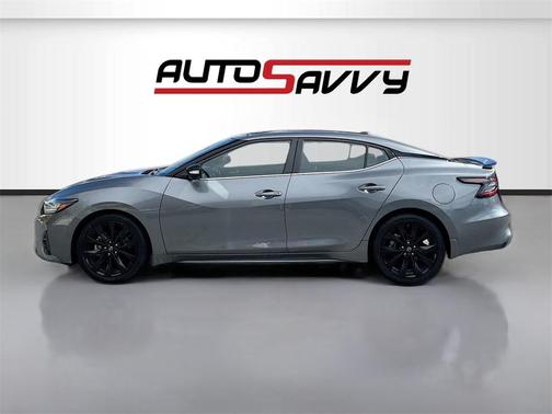 2023 Nissan Maxima SR