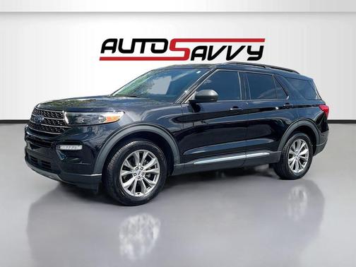 Black Metallic 2022 Ford Explorer XLT