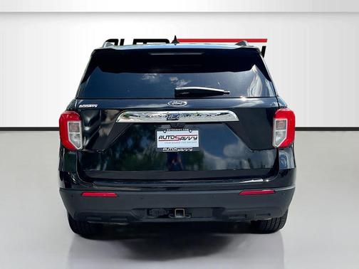 Black Metallic 2022 Ford Explorer XLT