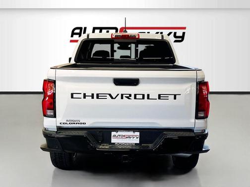 Summit White 2025 Chevrolet Colorado Z71