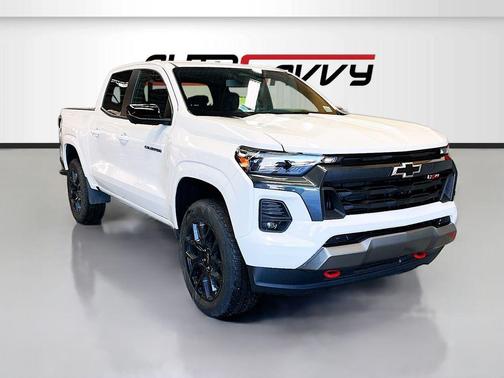 Summit White 2025 Chevrolet Colorado Z71