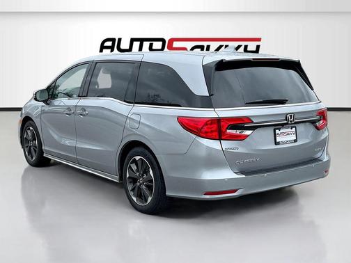Silver 2024 Honda Odyssey Elite