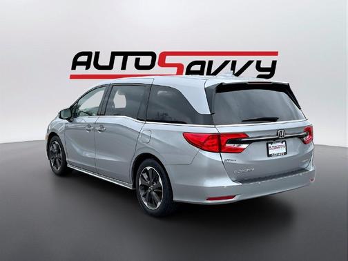 Silver 2024 Honda Odyssey Elite