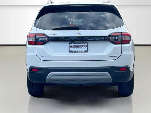 White 2023 Honda Pilot Touring