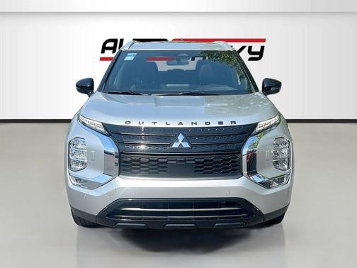 Silver 2022 Mitsubishi Outlander Black Edition