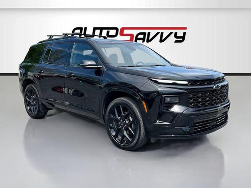 Mosaic Black Metallic 2025 Chevrolet Traverse RS