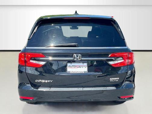 Black Metallic 2022 Honda Odyssey Elite
