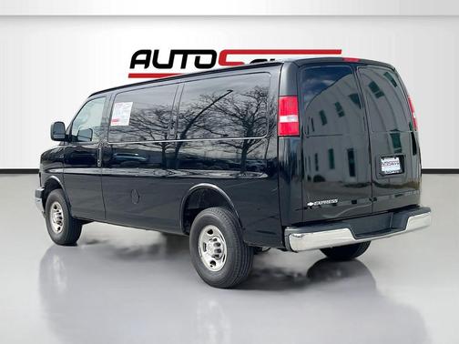 2024 Chevrolet Express 2500 Work Van