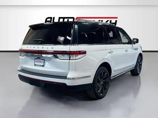 White Metallic 2024 Lincoln Navigator Black Label