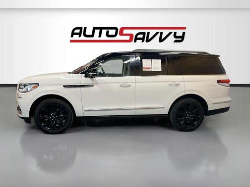 White Metallic 2024 Lincoln Navigator Black Label