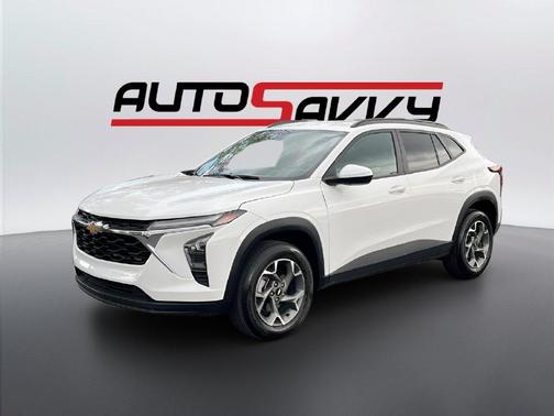 Summit White 2026 Chevrolet Trax LT