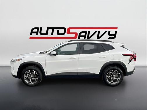 Summit White 2026 Chevrolet Trax LT
