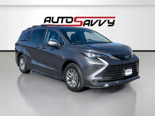 2024 Toyota Sienna XLE