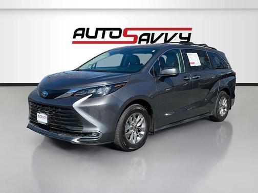 2024 Toyota Sienna XLE