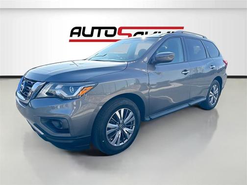 2020 Nissan Pathfinder SV