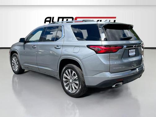 Sterling Gray Metallic 2023 Chevrolet Traverse Premier