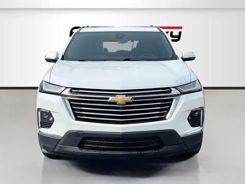 Summit White 2022 Chevrolet Traverse Premier