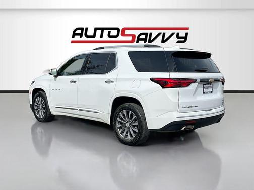 Summit White 2022 Chevrolet Traverse Premier