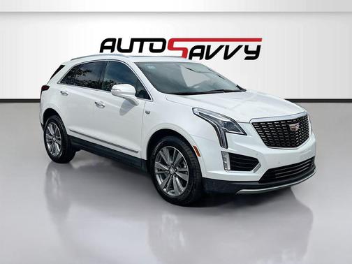 Crystal White Tri-Coat 2025 Cadillac XT5 Premium Luxury