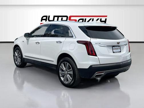 Crystal White Tri-Coat 2025 Cadillac XT5 Premium Luxury
