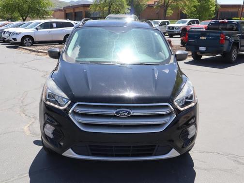 Photo 2 of 30 of 2019 Ford Escape SEL