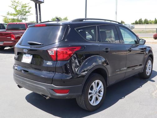 Photo 4 of 30 of 2019 Ford Escape SEL