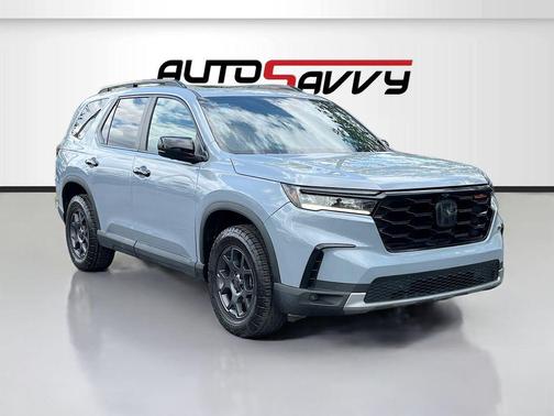 Gray 2025 Honda Pilot TrailSport