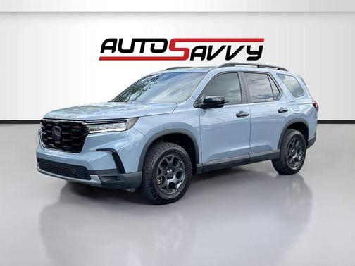 Gray 2025 Honda Pilot TrailSport