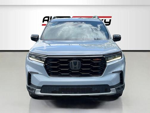 Gray 2025 Honda Pilot TrailSport