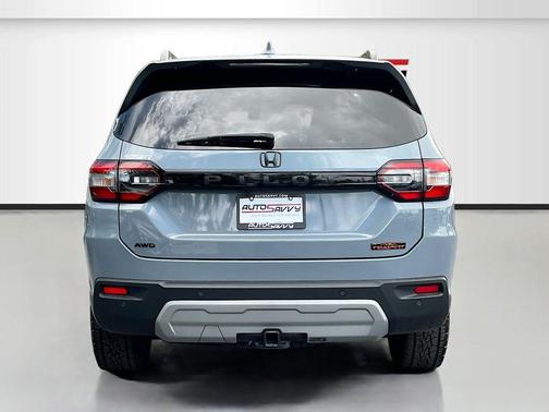 Gray 2025 Honda Pilot TrailSport