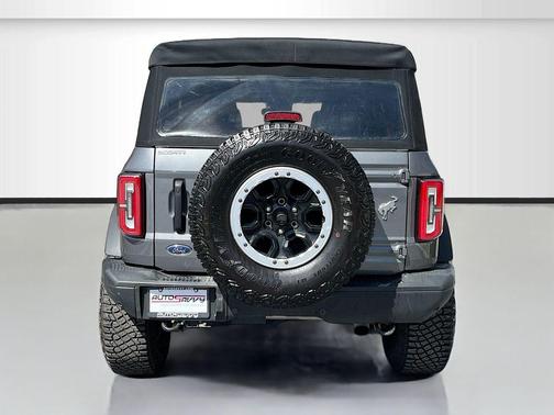 Carbonized Gray Metallic 2024 Ford Bronco Badlands