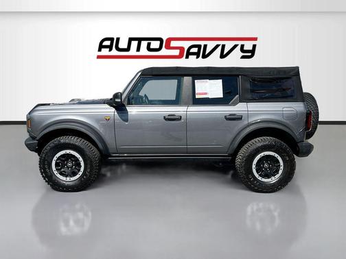 Carbonized Gray Metallic 2024 Ford Bronco Badlands