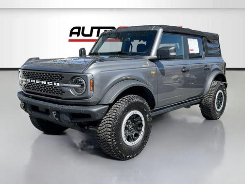 Carbonized Gray Metallic 2024 Ford Bronco Badlands