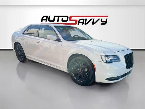 2022 Chrysler 300 Touring L