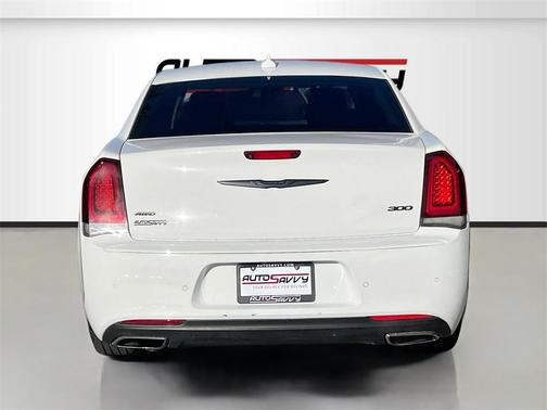 2022 Chrysler 300 Touring L
