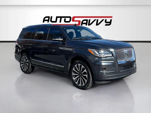 Gray Metallic 2024 Lincoln Navigator Reserve