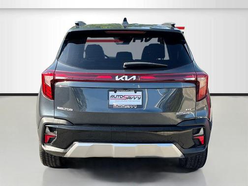 Gravity Gray 2024 Kia Seltos SX