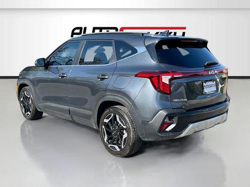 Gravity Gray 2024 Kia Seltos SX