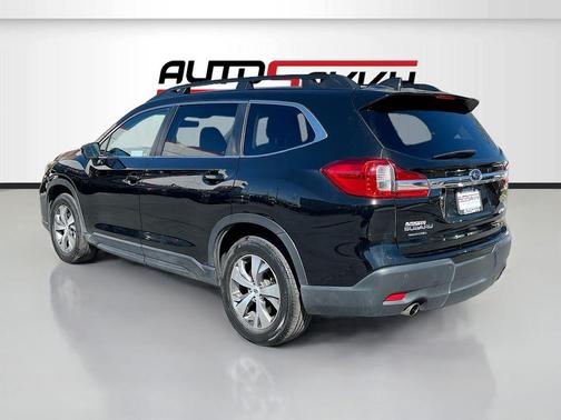 Crystal Black Silica 2022 Subaru Ascent Premium 7-Passenger