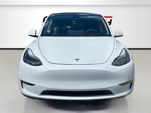 White 2022 Tesla Model Y Long Range