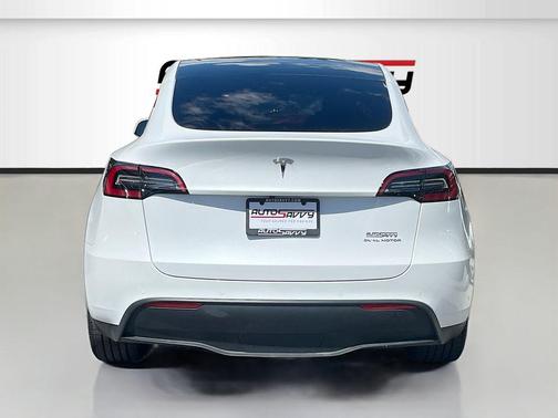White 2022 Tesla Model Y Long Range