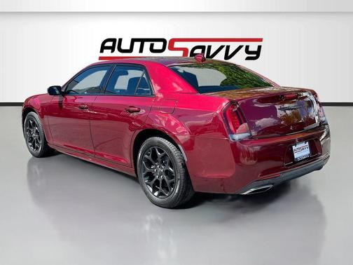Velvet Red Pearlcoat 2023 Chrysler 300 Touring L