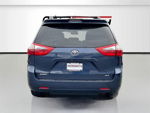 2020 Toyota Sienna XLE