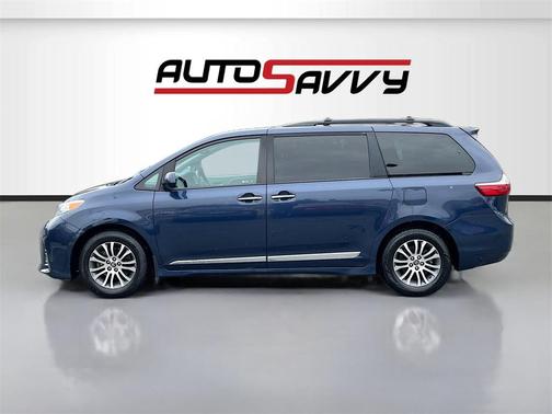2020 Toyota Sienna XLE
