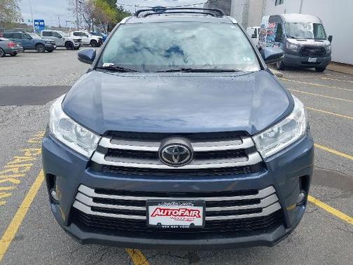 Blue 2019 Toyota Highlander XLE