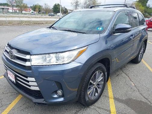 Blue 2019 Toyota Highlander XLE