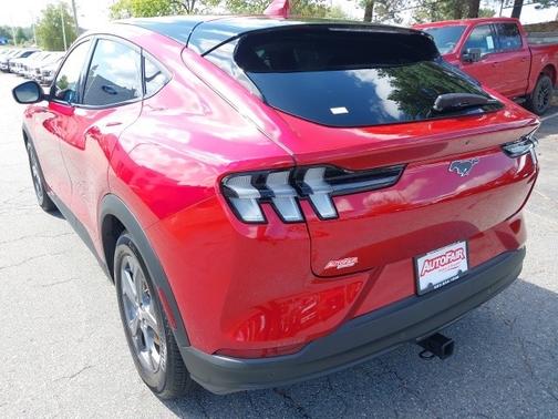 2022 Ford Mustang Mach-E SELECT