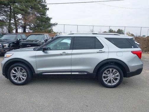 ICONIC SILVER METALLIC 2023 Ford Explorer LIMITED
